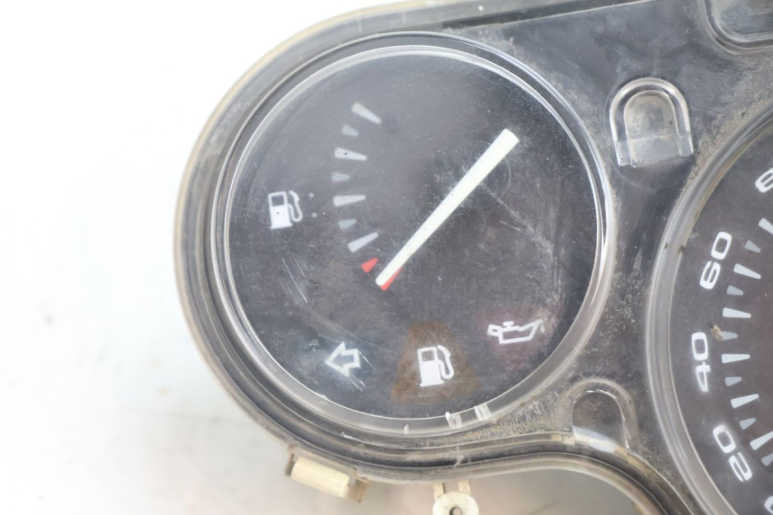 photo de TACHOMETER  APRILIA SCARABEO GT 125 (1999 - 2007) - Detailansicht des Bauteils