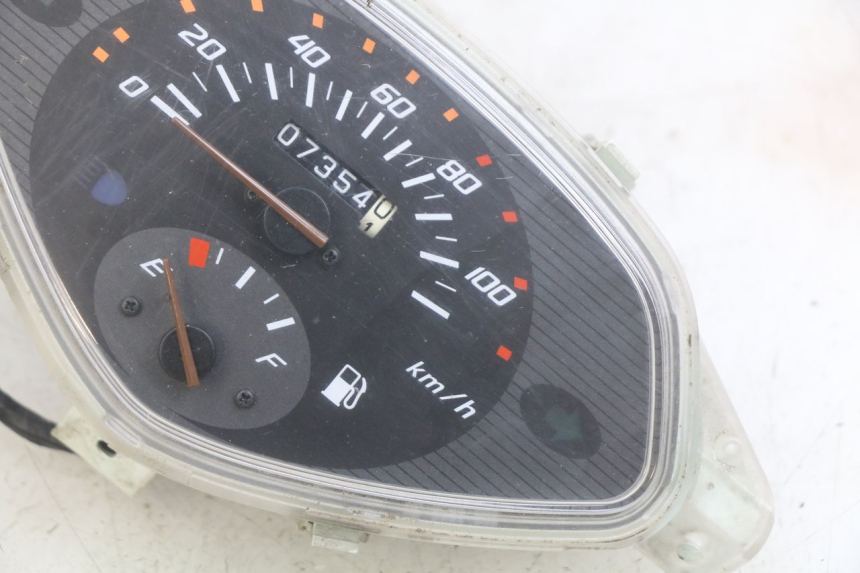 photo de TACHOMETER HONDA SCV LEAD 100 (2003 - 2007) - Detailansicht des Bauteils