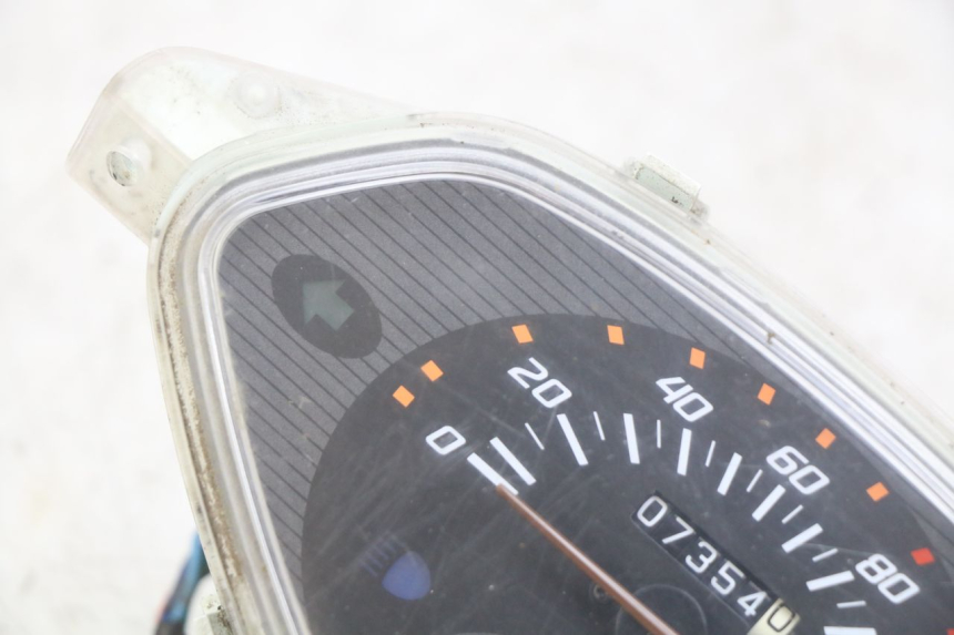 photo de TACHOMETER HONDA SCV LEAD 100 (2003 - 2007) - Zoom auf Gebrauchszustand