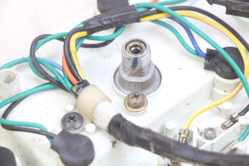 photo de TACHOMETER HONDA SCV LEAD 100 (2003 - 2007) - Details der Befestigungspunkte