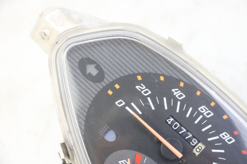 photo de TACHOMETER HONDA SCV LEAD 100 (2003 - 2007) - Weitere Ansicht des Artikels