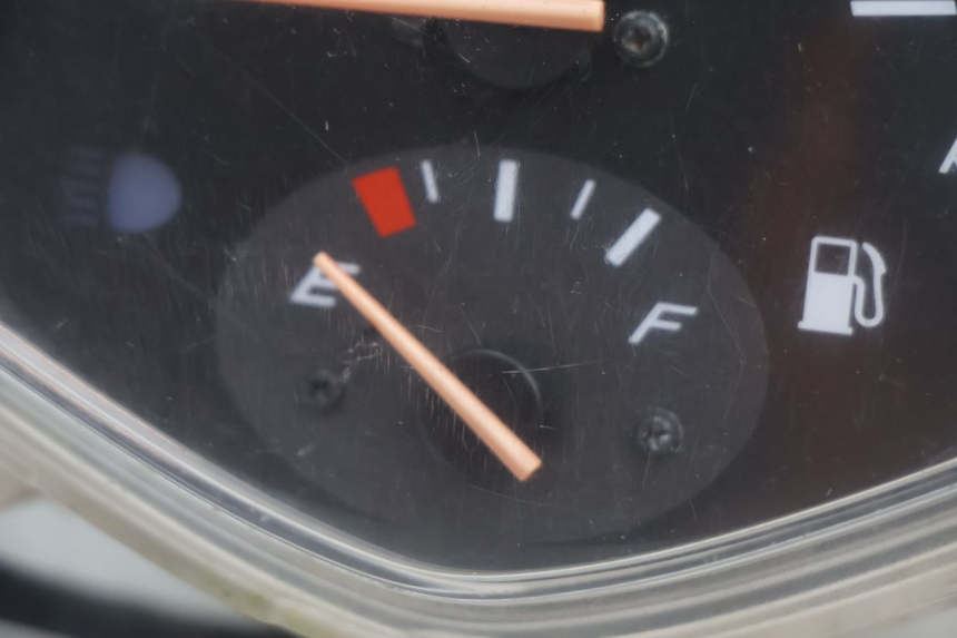 photo de TACHOMETER HONDA SCV LEAD 100 (2003 - 2007) - Zoom auf Gebrauchszustand