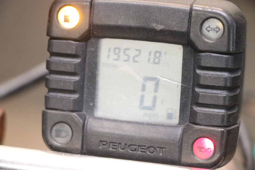 photo de TACHOMETER  PEUGEOT SPEEDFIGHT 2 AC 50 (2000 - 2009) - Weitere Ansicht des Artikels