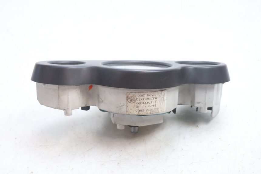 photo de TACHOMETER  PEUGEOT SPEEDFIGHT 2 AC 50 (2000 - 2009) - Details der Befestigungspunkte