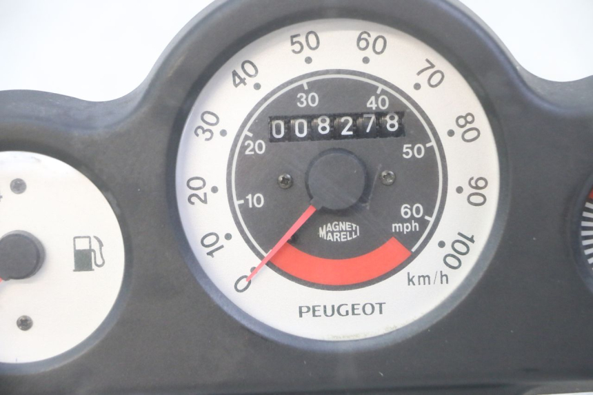 photo de TACHOMETER  PEUGEOT SPEEDFIGHT 2 LC 50 (2000 - 2009) - Zoom auf Komponenten
