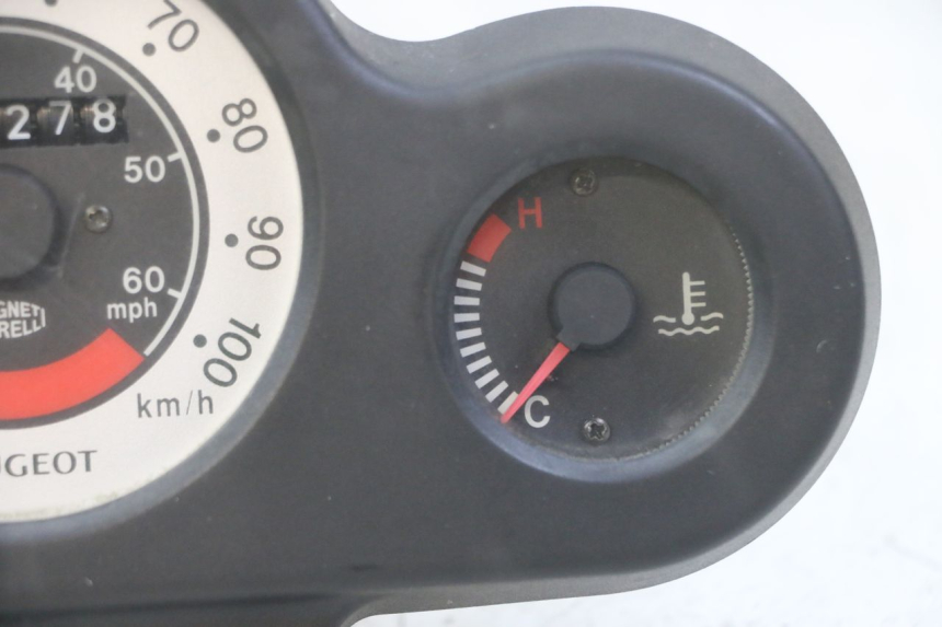 photo de TACHOMETER  PEUGEOT SPEEDFIGHT 2 LC 50 (2000 - 2009) - Hochauflösende Nahaufnahme
