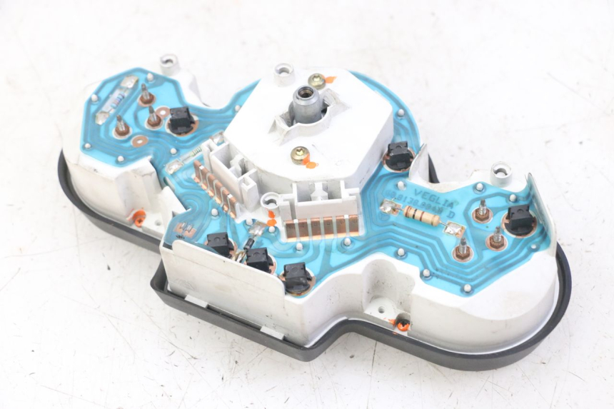 photo de TACHOMETER  PEUGEOT SPEEDFIGHT 2 LC 50 (2000 - 2009) - Oberflächenzustand und Material