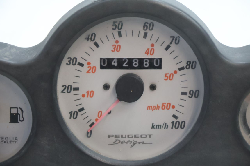 photo de TACHOMETER PEUGEOT SPEEDFIGHT LC 50 (1996 - 2002) - Zoom auf Gebrauchszustand