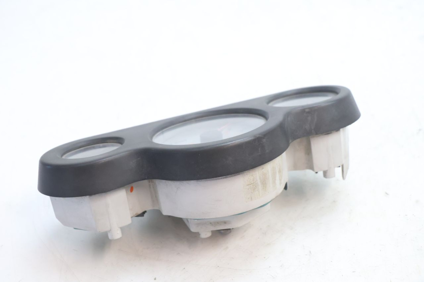 photo de TACHOMETER PEUGEOT SPEEDFIGHT LC 50 (1996 - 2002) - Details der Befestigungspunkte