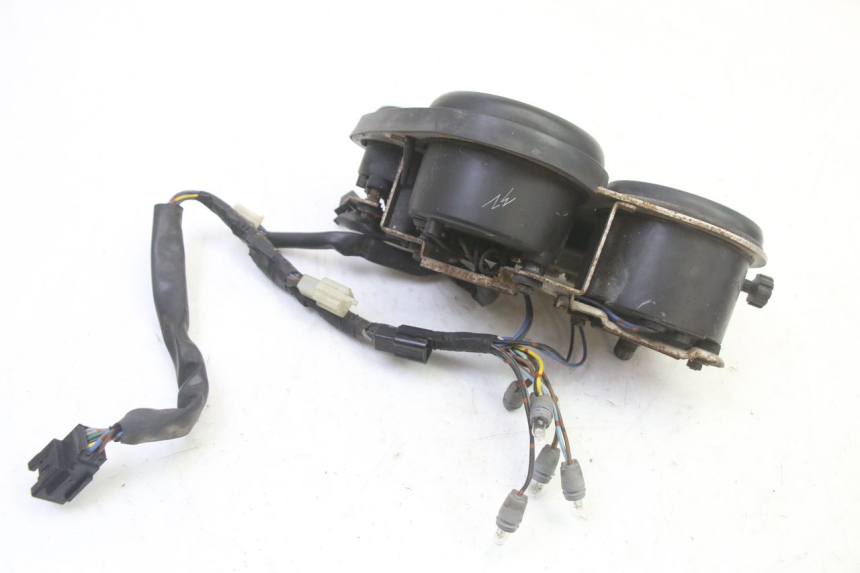photo de TACHOMETER  TRIUMPH SPRINT 900 (1995 - 1998) - Details der Befestigungspunkte
