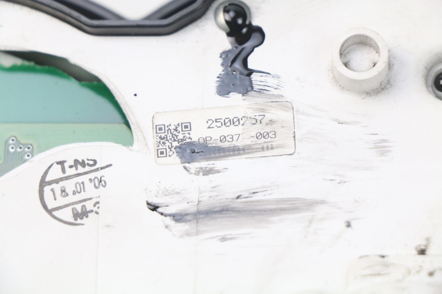 photo de TACHOMETER  TRIUMPH SPRINT ST ABS 1050 (2005 - 2007) - Technische Nahaufnahme