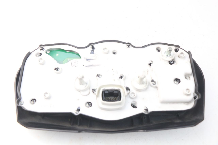 photo de TACHOMETER  TRIUMPH SPRINT ST ABS 1050 (2005 - 2007) - Details der Befestigungspunkte
