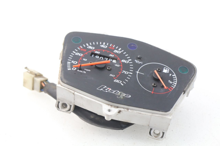 photo de TACHOMETER  PEUGEOT STREETZONE 2T 50 (2014 - 2019) - Details der Befestigungspunkte