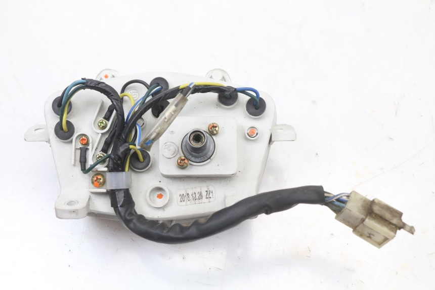 photo de TACHOMETER  PEUGEOT STREETZONE I 2T 50 (2018 - 2020) - Details der Befestigungspunkte