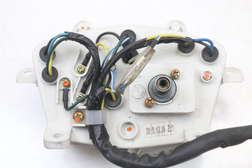 photo de TACHOMETER  PEUGEOT STREETZONE I 2T 50 (2018 - 2020) - Oberflächenzustand und Material