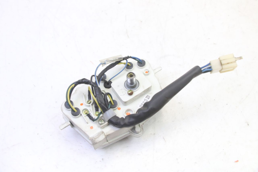 photo de TACHOMETER  PEUGEOT STREETZONE I 2T 50 (2018 - 2020) - Details der Befestigungspunkte