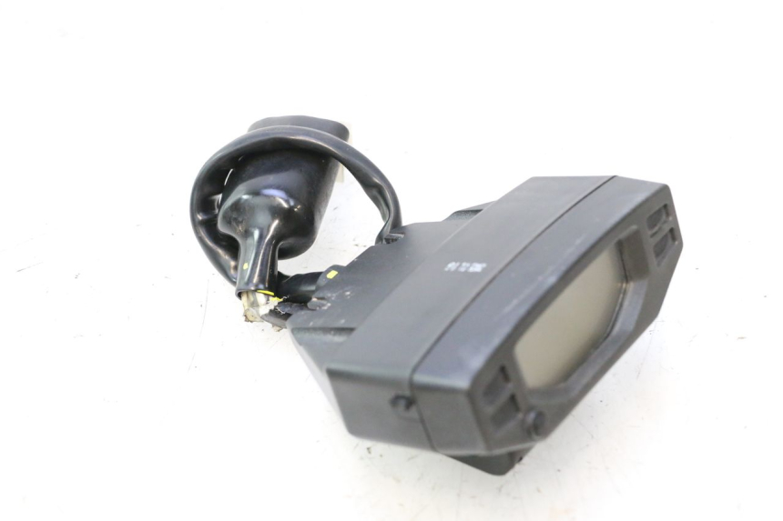 photo de TACHOMETER  PEUGEOT STREETZONE NAKED 2T 50 (2014 - 2018) - Oberflächenzustand und Material