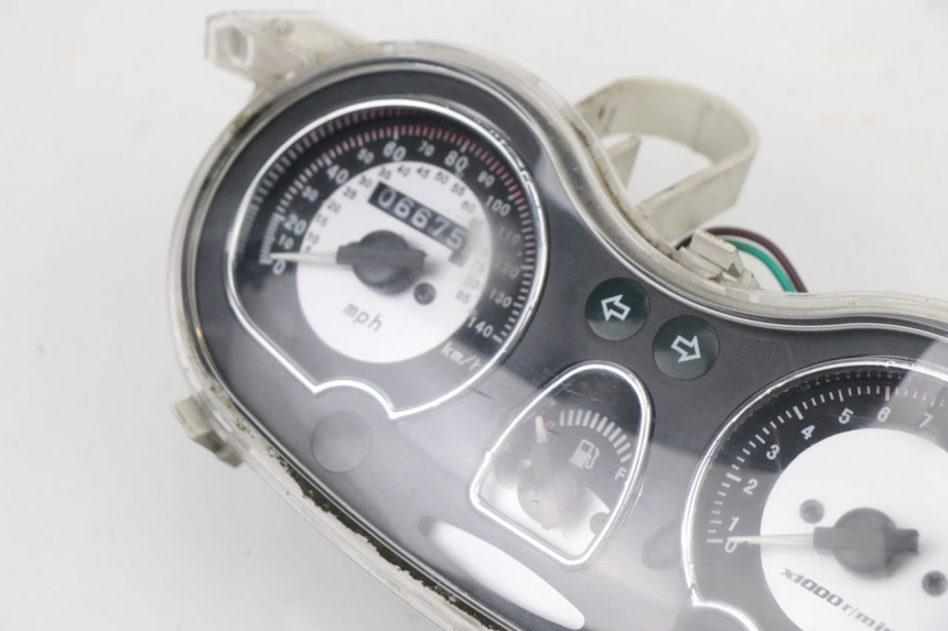 photo de TACHOMETER  PEUGEOT SUM UP 125 (2008 - 2013) - Zoom auf Gebrauchszustand