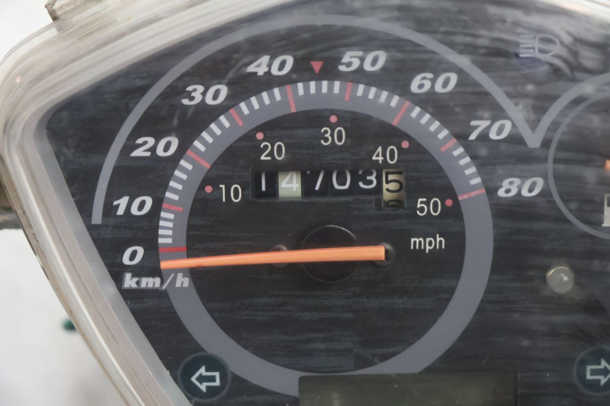 photo de TACHOMETER  KYMCO SUPER 8 2T 50 (2007 - 2013) - Zoom auf Gebrauchszustand