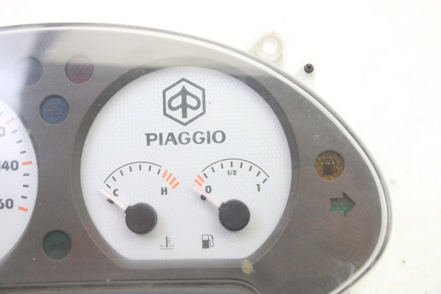 photo de TACHOMETER  PIAGGIO SUPER LX 125 (2000 - 2003) - Zoom auf Gebrauchszustand