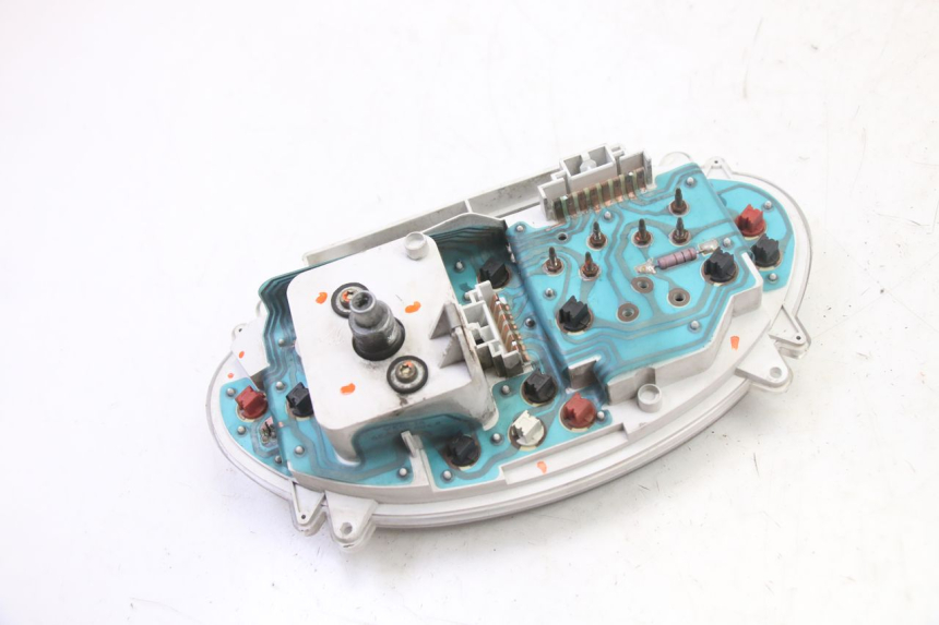 photo de TACHOMETER  PIAGGIO SUPER LX 125 (2000 - 2003) - Oberflächenzustand und Material