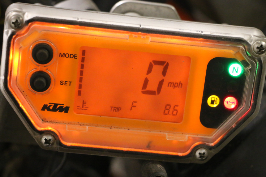 photo de TACHOMETER  KTM SUPERENDURO R 950 (2005 - 2009) - Zoom auf Gebrauchszustand