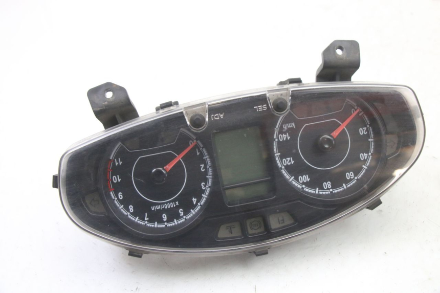 photo de TACHOMETER  SUZUKI BURGMAN 125 (2015 - 2017) - Technische Nahaufnahme