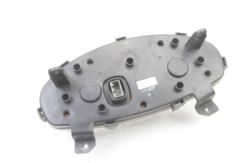 photo de TACHOMETER  SUZUKI BURGMAN 125 (2015 - 2017) - Details der Befestigungspunkte