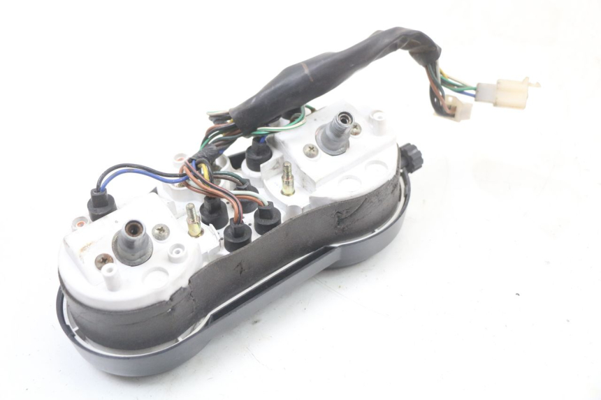photo de TACHOMETER  YAMAHA TDR DELTABOX 125 (1997 - 2003) - Oberflächenzustand und Material