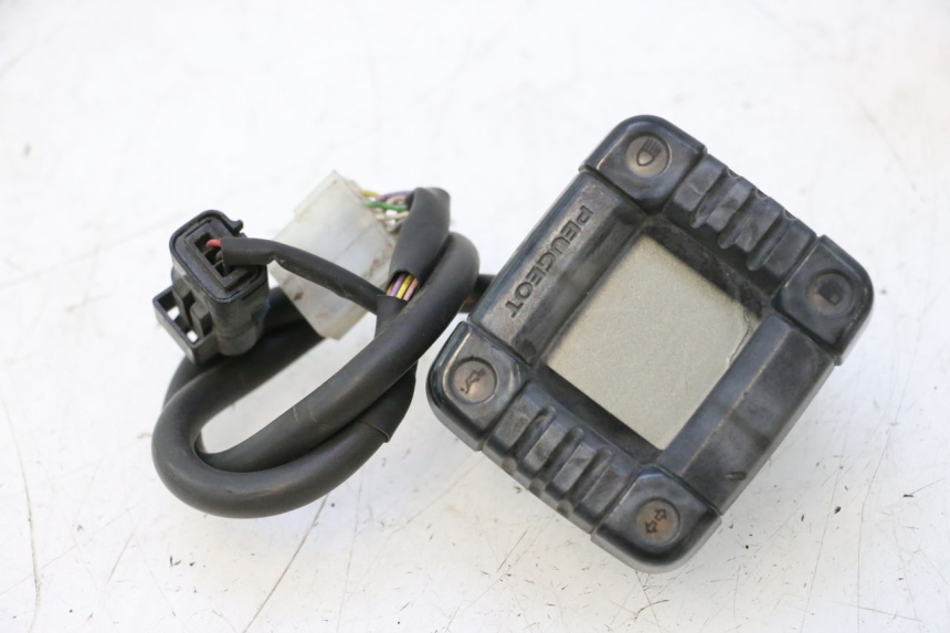 photo de TACHOMETER PEUGEOT TREKKER 50 (1995 - 2004) - Zoom auf Komponenten