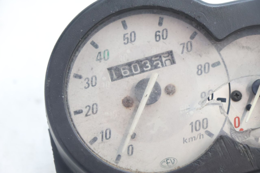 photo de TACHOMETER PEUGEOT TREKKER 50 (1995 - 2004) - Detailansicht des Bauteils