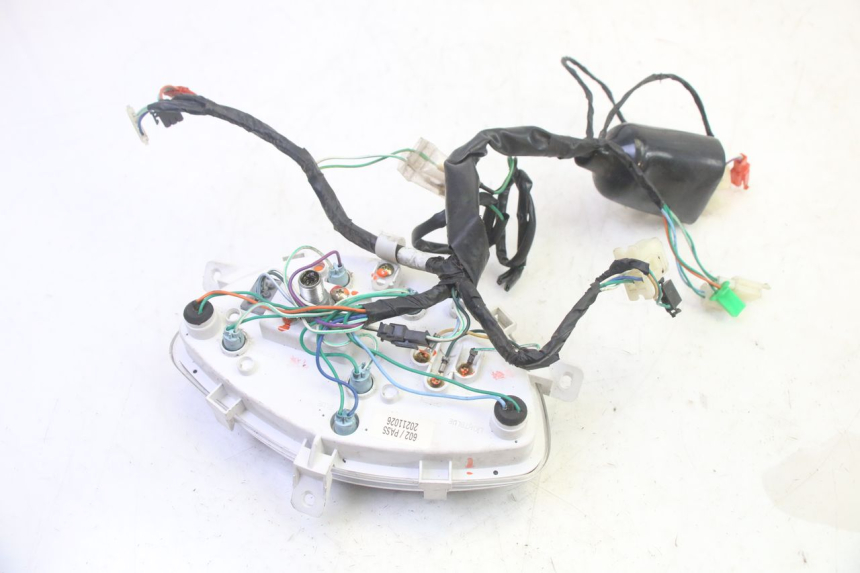 photo de TACHOMETER  PEUGEOT TWEET PRO EFI 4T 50 (2021 - 2022) - Details der Befestigungspunkte