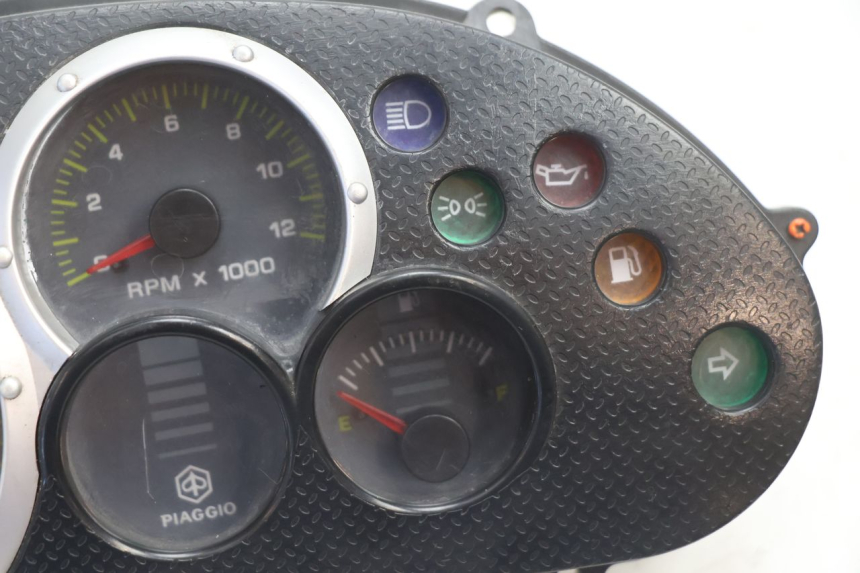 photo de TACHOMETER  PIAGGIO TYPHOON 50 (2000 - 2009) - Zoom auf Gebrauchszustand