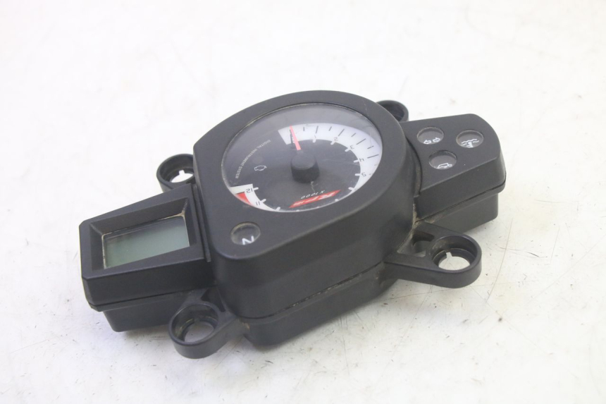 photo de TACHOMETER  YAMAHA TZR 50 (2008 - 2016) - Oberflächenzustand und Material