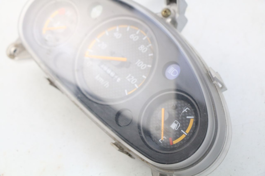 photo de TACHOMETER  SUZUKI UC EPICURO 125 (1999 - 2003) - Detailansicht des Bauteils