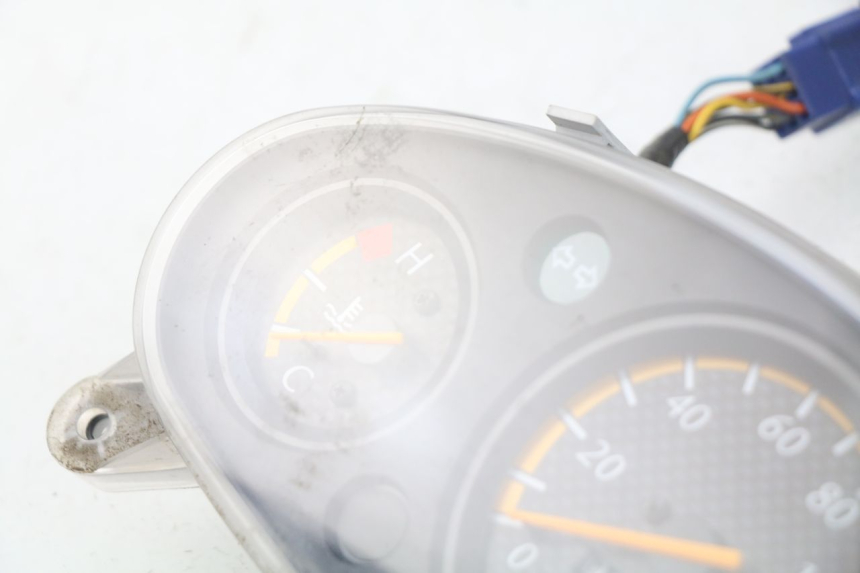 photo de TACHOMETER  SUZUKI UC EPICURO 125 (1999 - 2003) - Zoom auf Gebrauchszustand