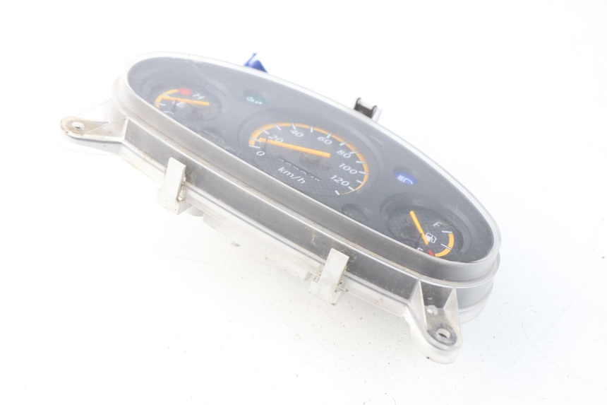 photo de TACHOMETER  SUZUKI UC EPICURO 125 (1999 - 2003) - Oberflächenzustand und Material