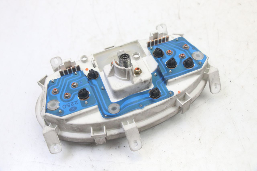 photo de TACHOMETER SUZUKI UH BURGMAN 125 (2002 - 2006) - Details der Befestigungspunkte