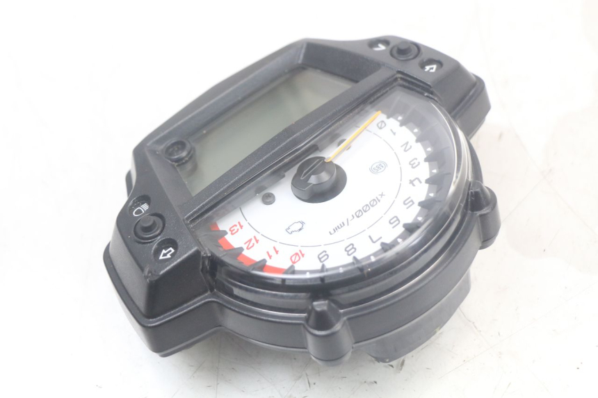 photo de TACHOMETER KAWASAKI VERSYS ABS 650 (2015 - 2018) - Oberflächenzustand und Material