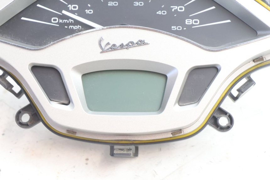 photo de TACHOMETER  PIAGGIO VESPA PRIMAVERA 2T 50 (2013 - 2018) - Zoom auf Gebrauchszustand