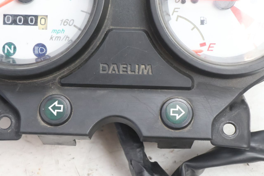 photo de TACHOMETER  DAELIM VJ ROADWIN 125 (2004 - 2007) - Technische Nahaufnahme