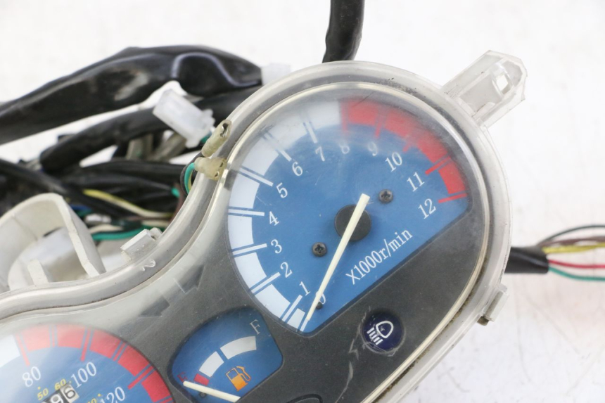 photo de TACHOMETER VONROAD YIBEN 125 (2006 - 2010) - Zoom auf Komponenten