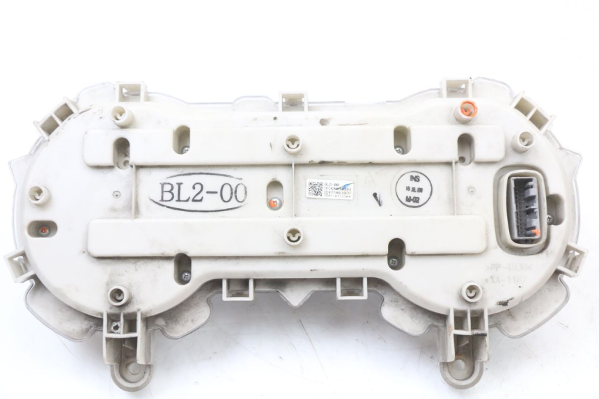 photo de TACHOMETER YAMAHA XMAX X-MAX ABS 125 (2017 - 2020) - Details der Befestigungspunkte