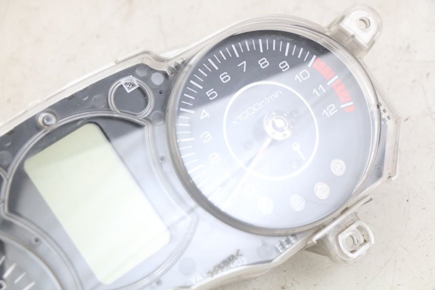 photo de TACHOMETER YAMAHA X-MAX XMAX 125 (2010 - 2013) - Zoom auf Gebrauchszustand