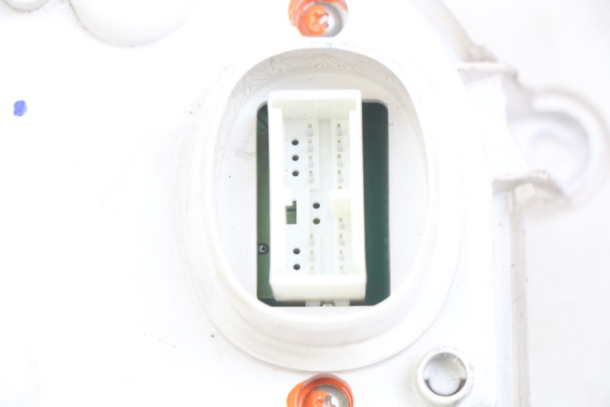 photo de TACHOMETER YAMAHA X-MAX XMAX 125 (2010 - 2013) - Oberflächenzustand und Material