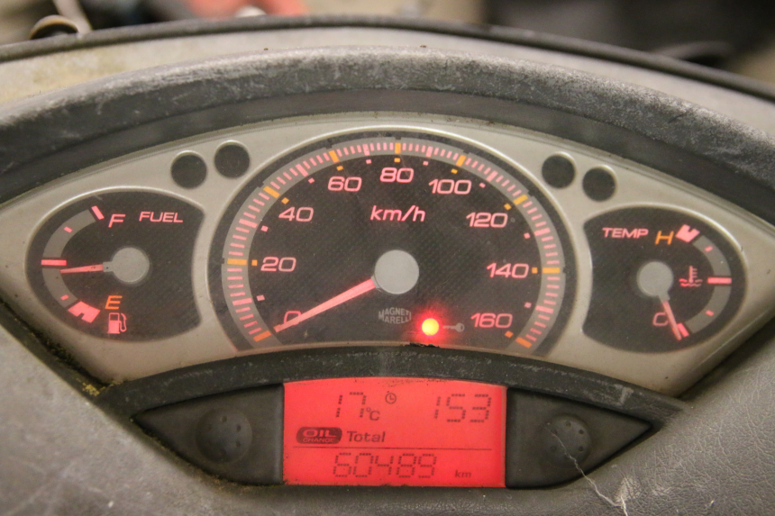 photo de TACHOMETER YAMAHA XMAX X-MAX 125 (2006 - 2009) - Zoom auf Gebrauchszustand