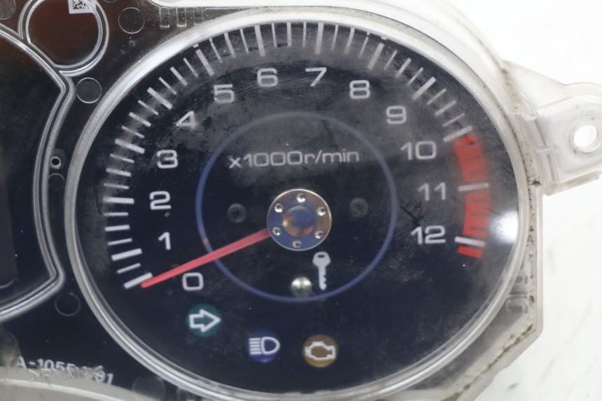 photo de TACHOMETER YAMAHA X-MAX XMAX 125 (2010 - 2013) - Zoom auf Gebrauchszustand
