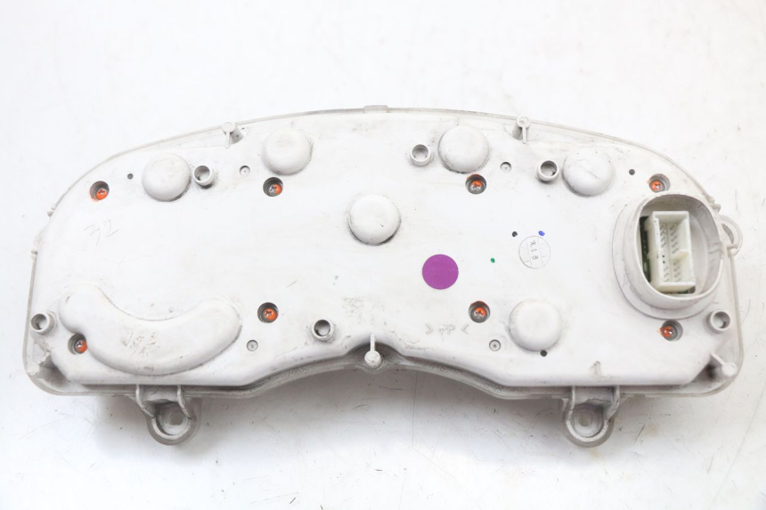 photo de TACHOMETER YAMAHA X-MAX XMAX 125 (2010 - 2013) - Details der Befestigungspunkte