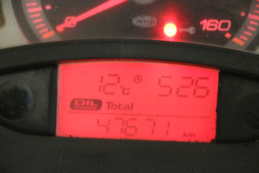 photo de TACHOMETER YAMAHA X-MAX XMAX 250 (2006 - 2009) - Details der Befestigungspunkte