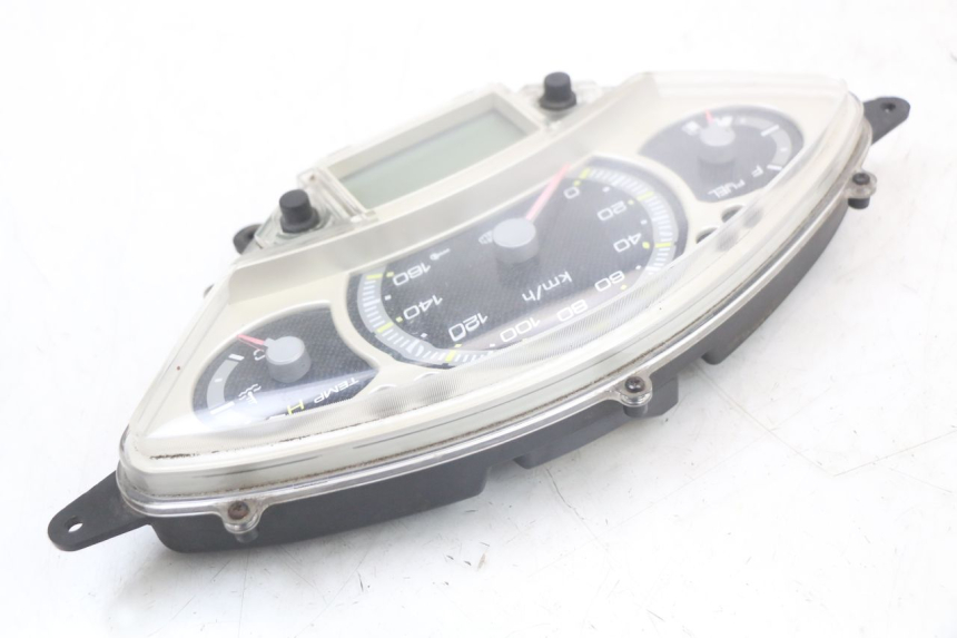 photo de TACHOMETER YAMAHA X-MAX XMAX 250 (2006 - 2009) - Oberflächenzustand und Material